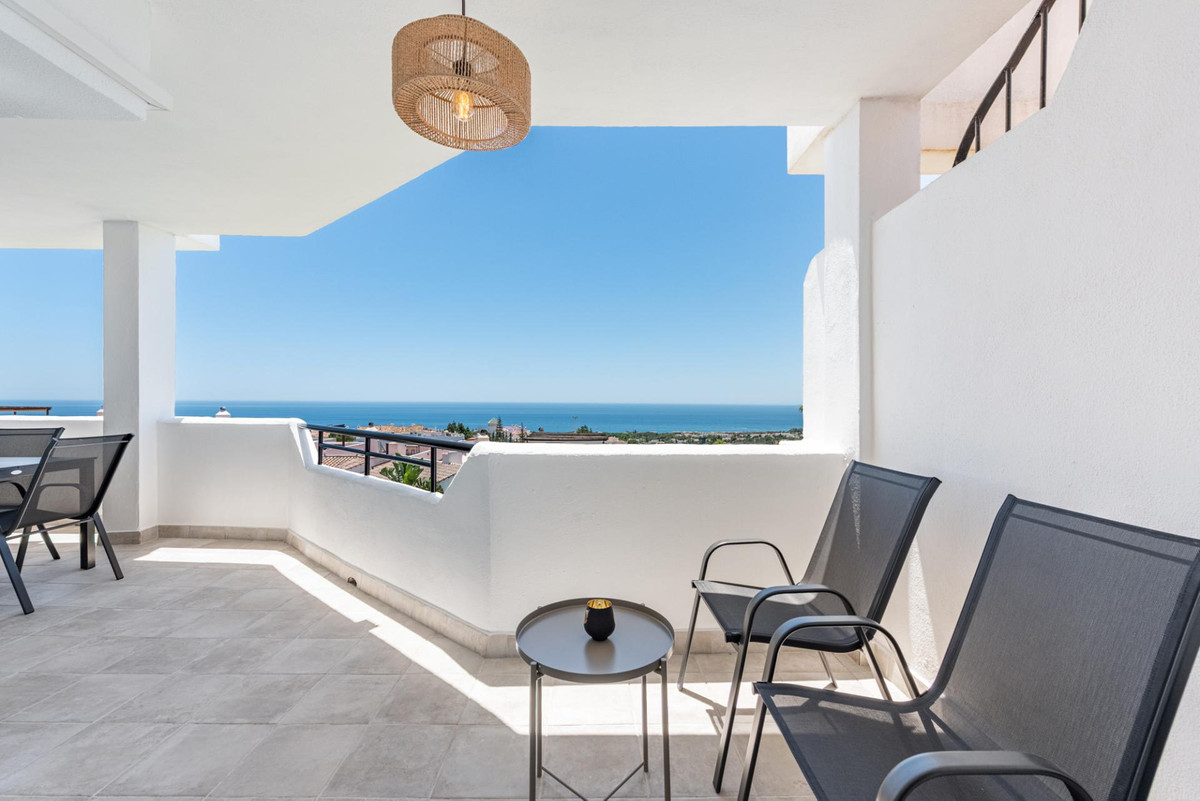 2 Bed Apartment for sale in Calahonda Costa Del Sol, Málaga, Spain