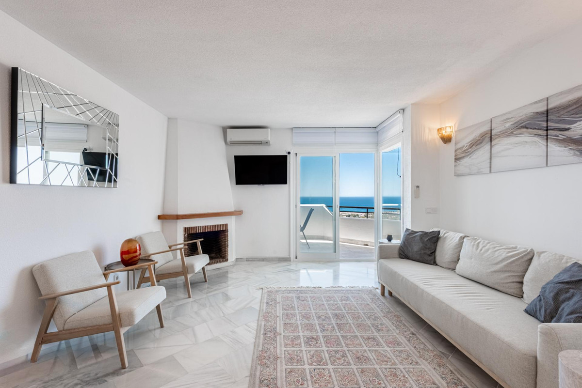 2 Bed Apartment for sale in Calahonda Costa Del Sol, Málaga, Spain