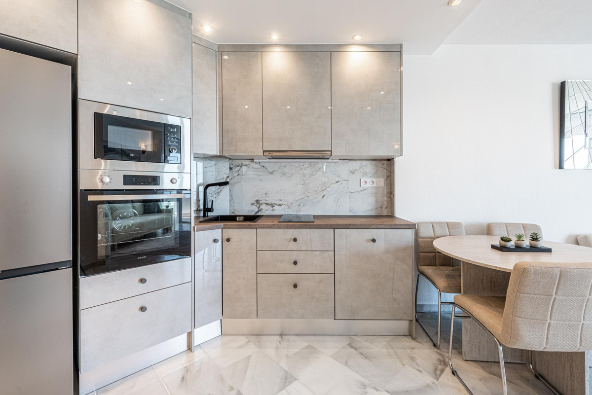 2 Bed Apartment for sale in Calahonda Costa Del Sol, Málaga, Spain