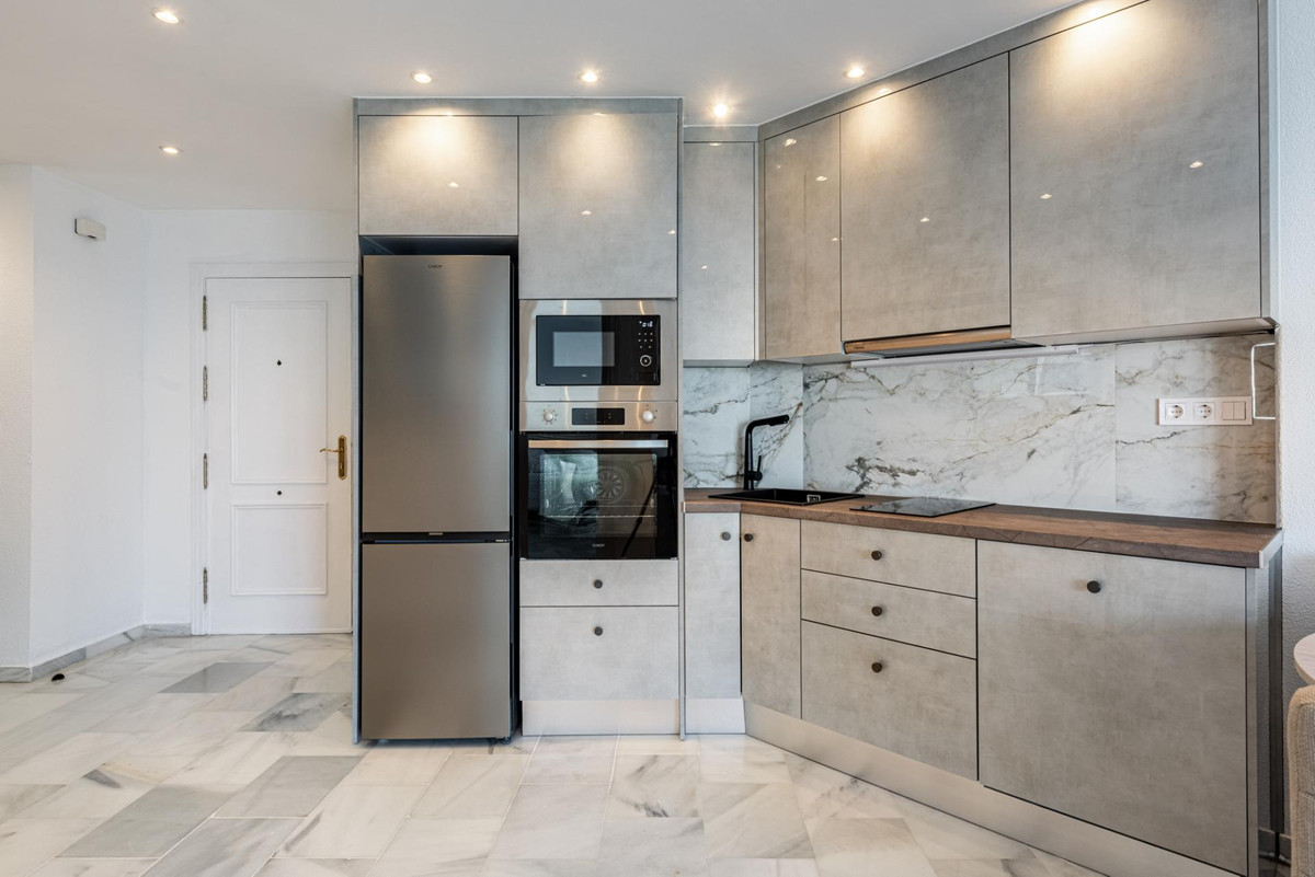 2 Bed Apartment for sale in Calahonda Costa Del Sol, Málaga, Spain