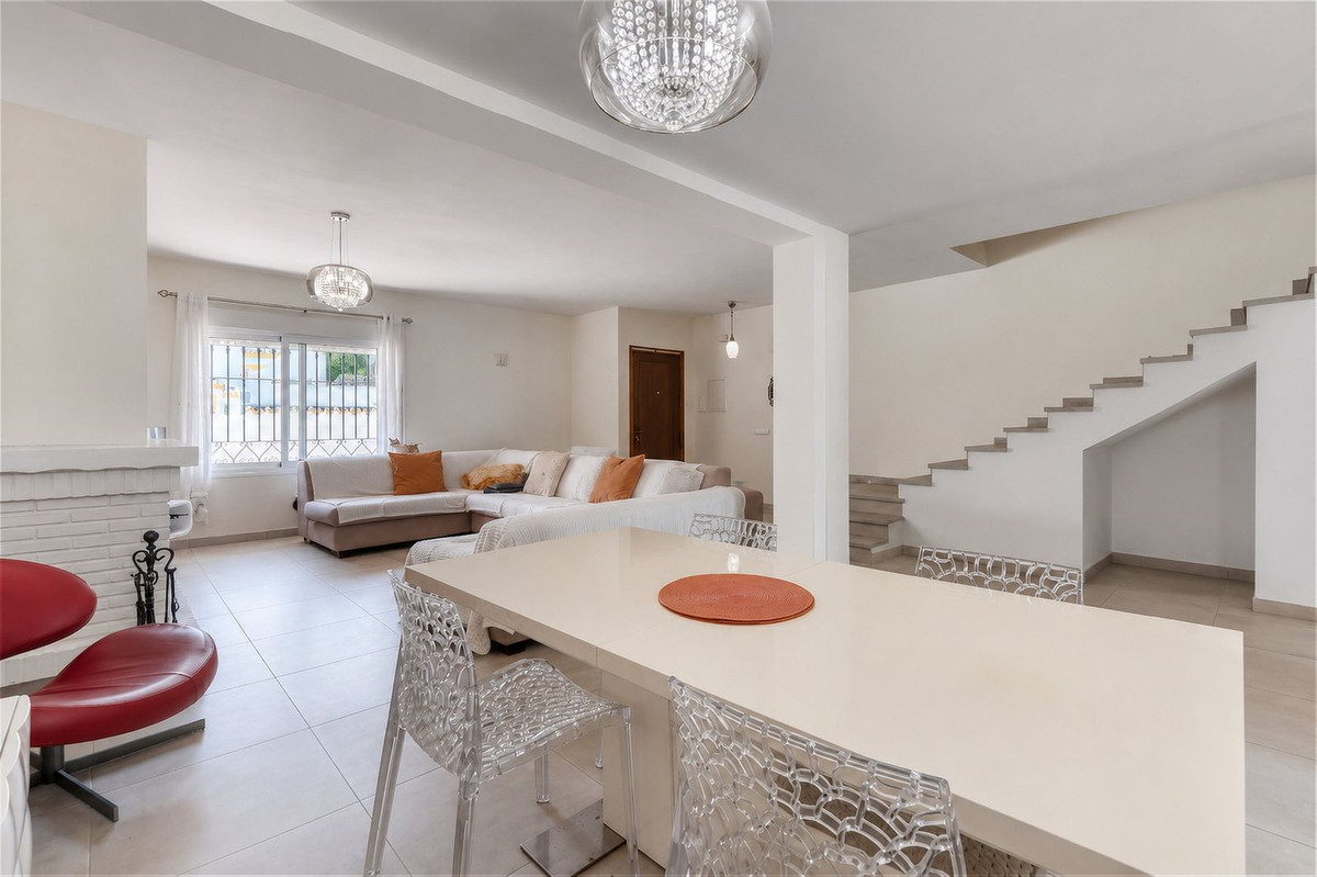 3 Bed Townhouse for sale in Casares Costa Del Sol, Málaga, Spain