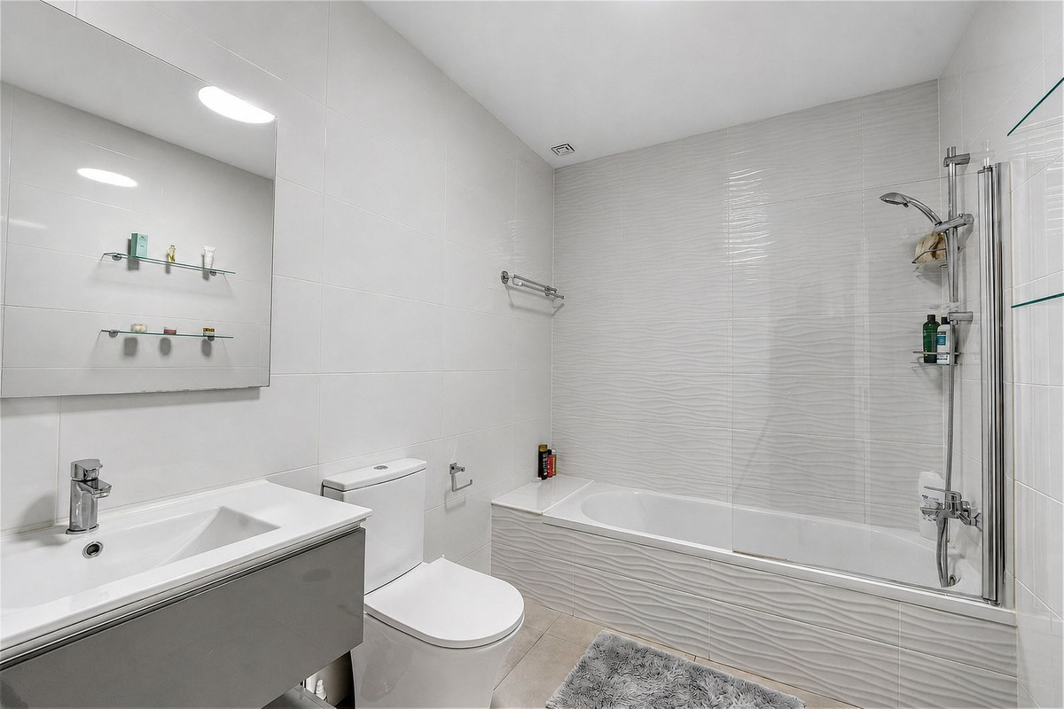 3 Bed Townhouse for sale in Casares Costa Del Sol, Málaga, Spain