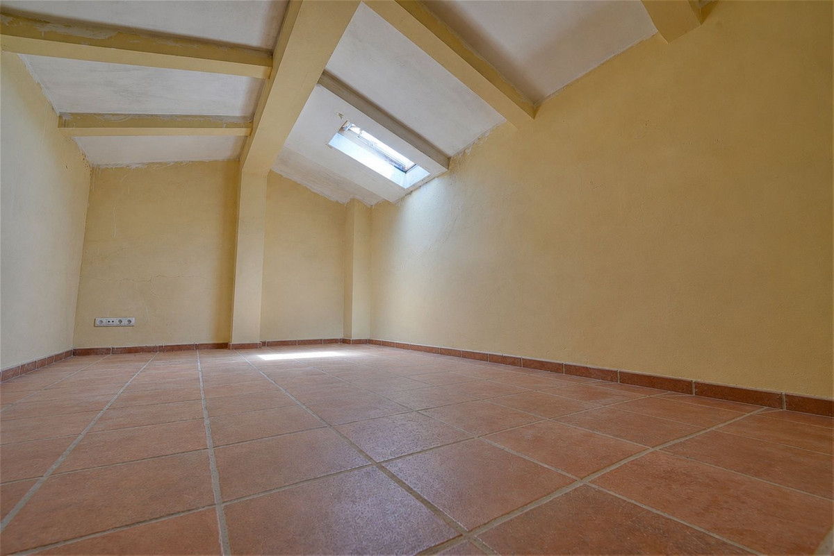 3 Bed Townhouse for sale in Casares Costa Del Sol, Málaga, Spain