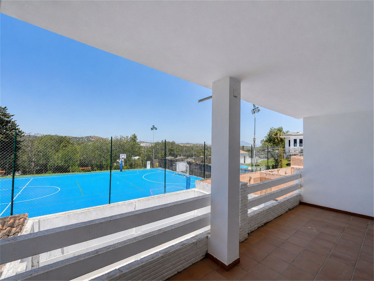 3 Bed Townhouse for sale in Casares Costa Del Sol, Málaga, Spain