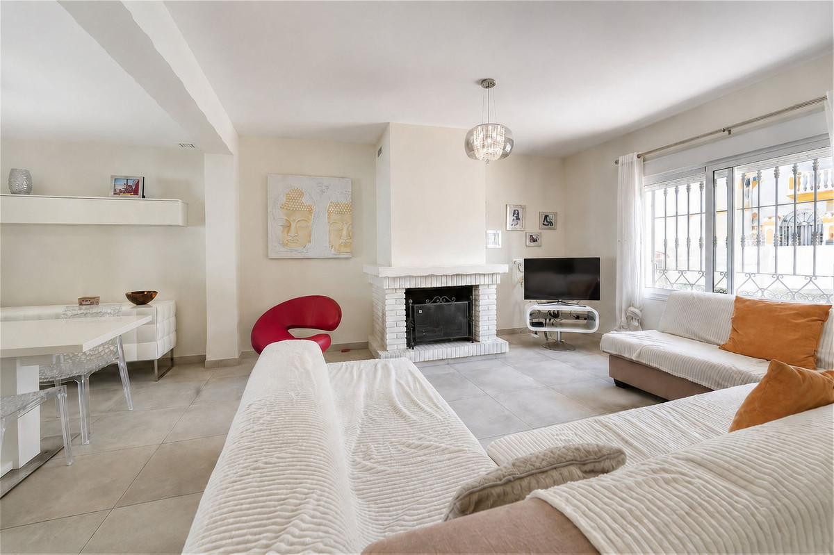 3 Bed Townhouse for sale in Casares Costa Del Sol, Málaga, Spain
