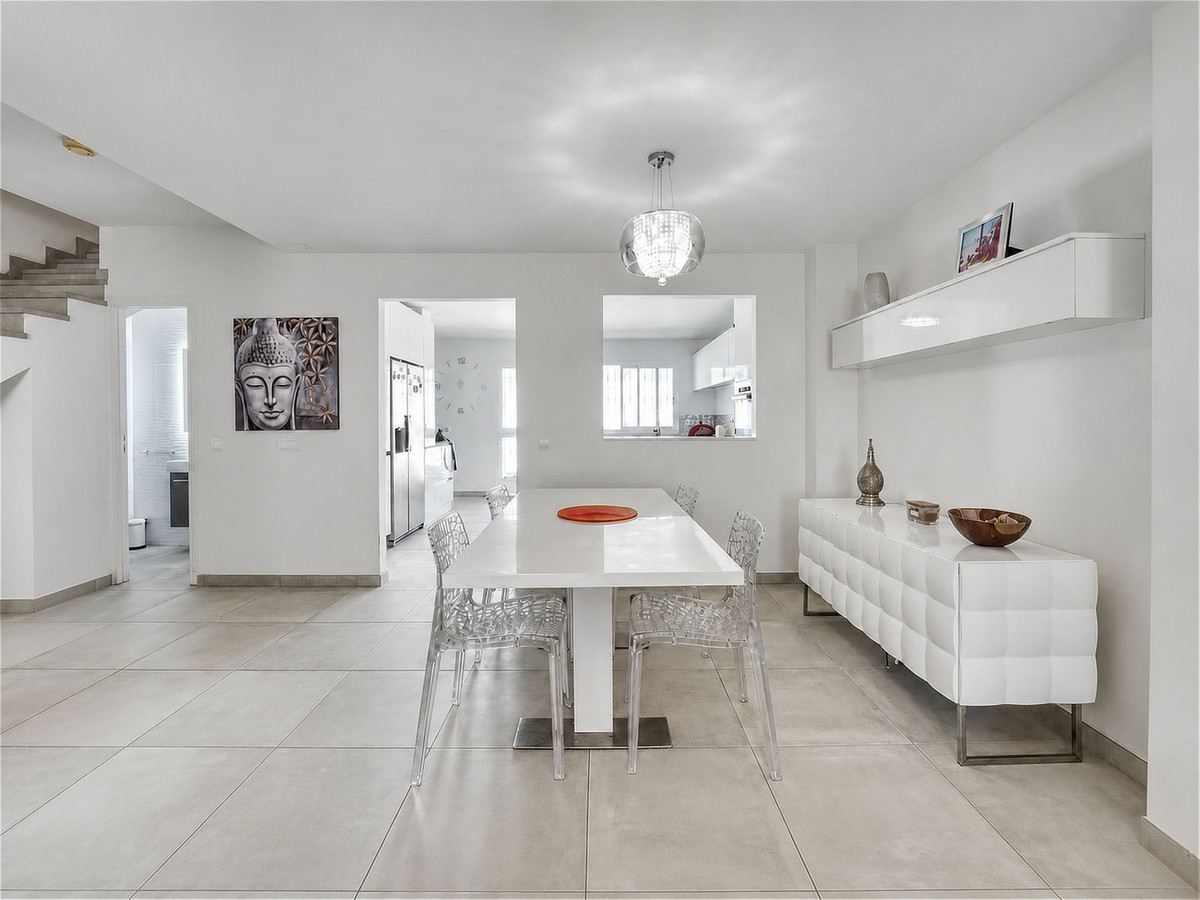 3 Bed Townhouse for sale in Casares Costa Del Sol, Málaga, Spain