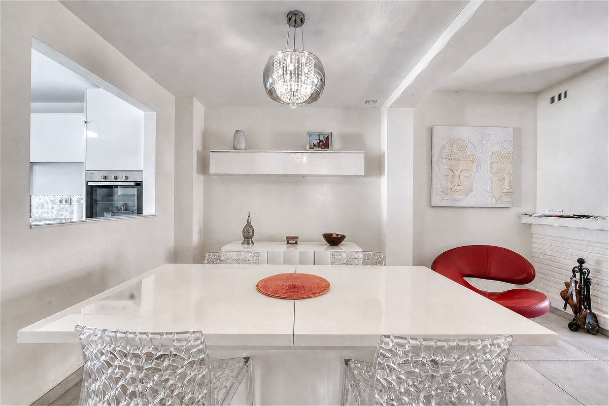 3 Bed Townhouse for sale in Casares Costa Del Sol, Málaga, Spain