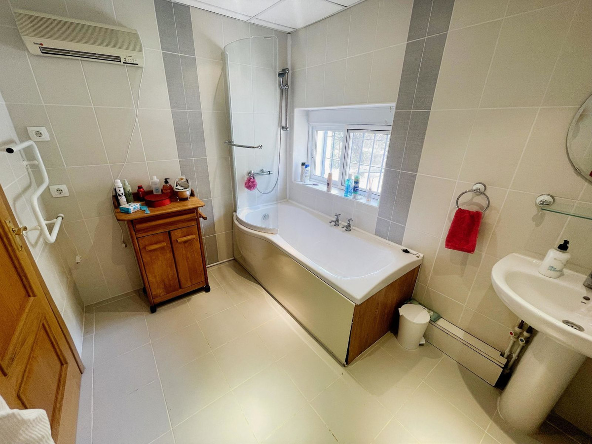 3 Bed Townhouse for sale in Alora Costa Del Sol, Málaga, Spain