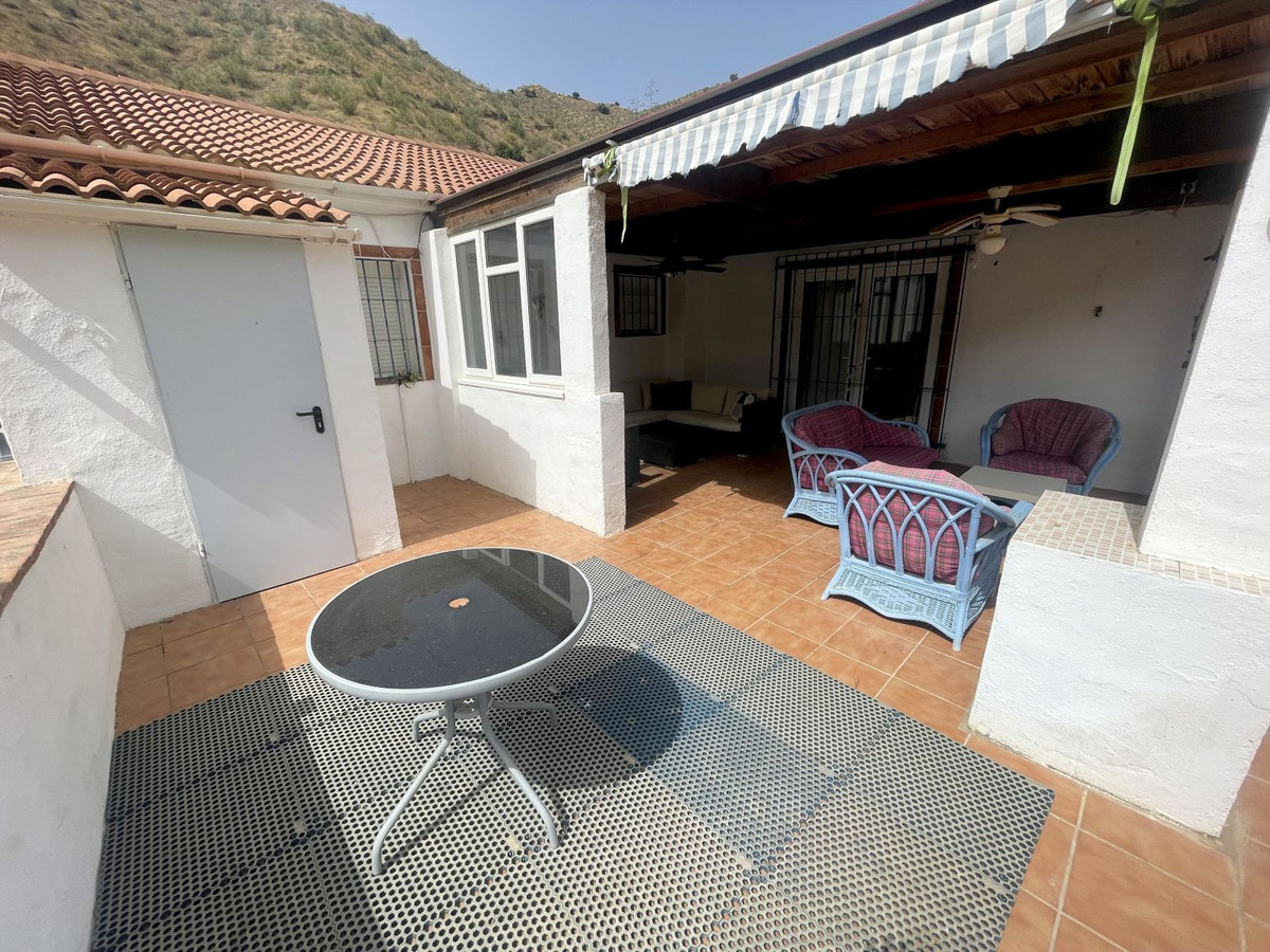 3 Bed Townhouse for sale in Alora Costa Del Sol, Málaga, Spain