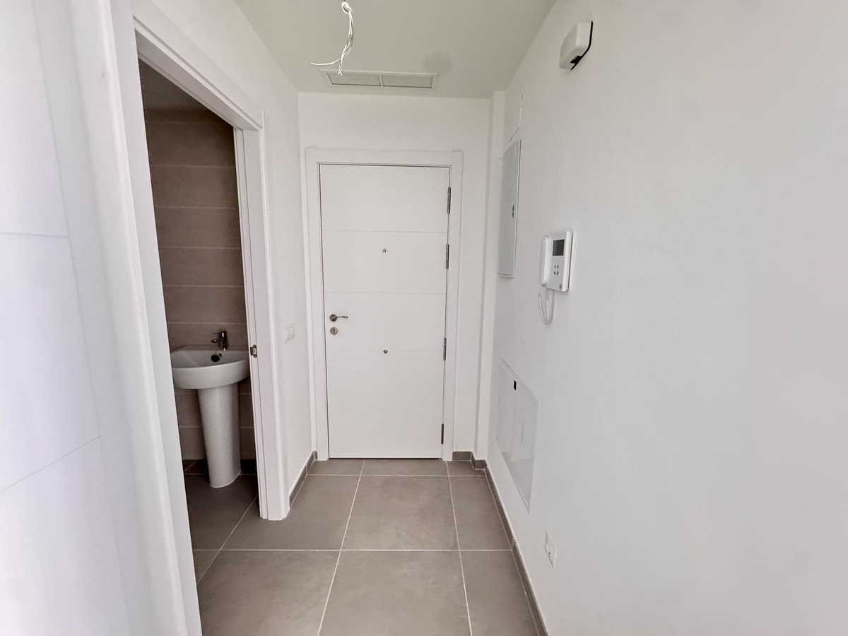Se vende Apartamento Planta Media de 2 dormitorios en Costa Del Sol, Málaga, España