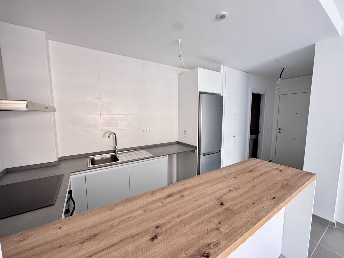 Se vende Apartamento Planta Media de 2 dormitorios en Costa Del Sol, Málaga, España