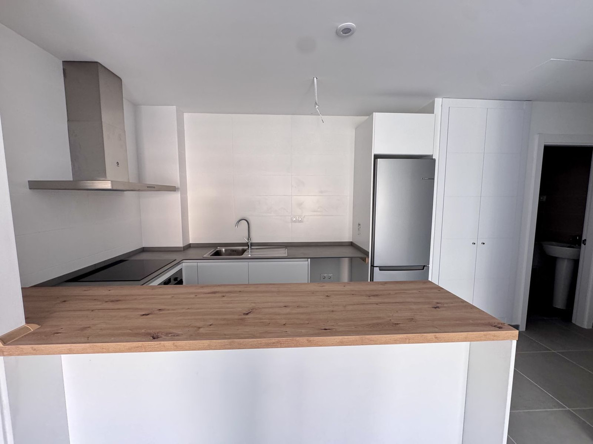 Se vende Apartamento Planta Media de 2 dormitorios en Costa Del Sol, Málaga, España