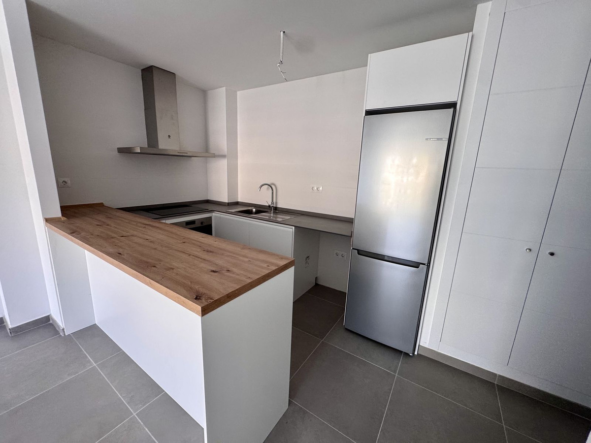 Se vende Apartamento Planta Media de 2 dormitorios en Costa Del Sol, Málaga, España