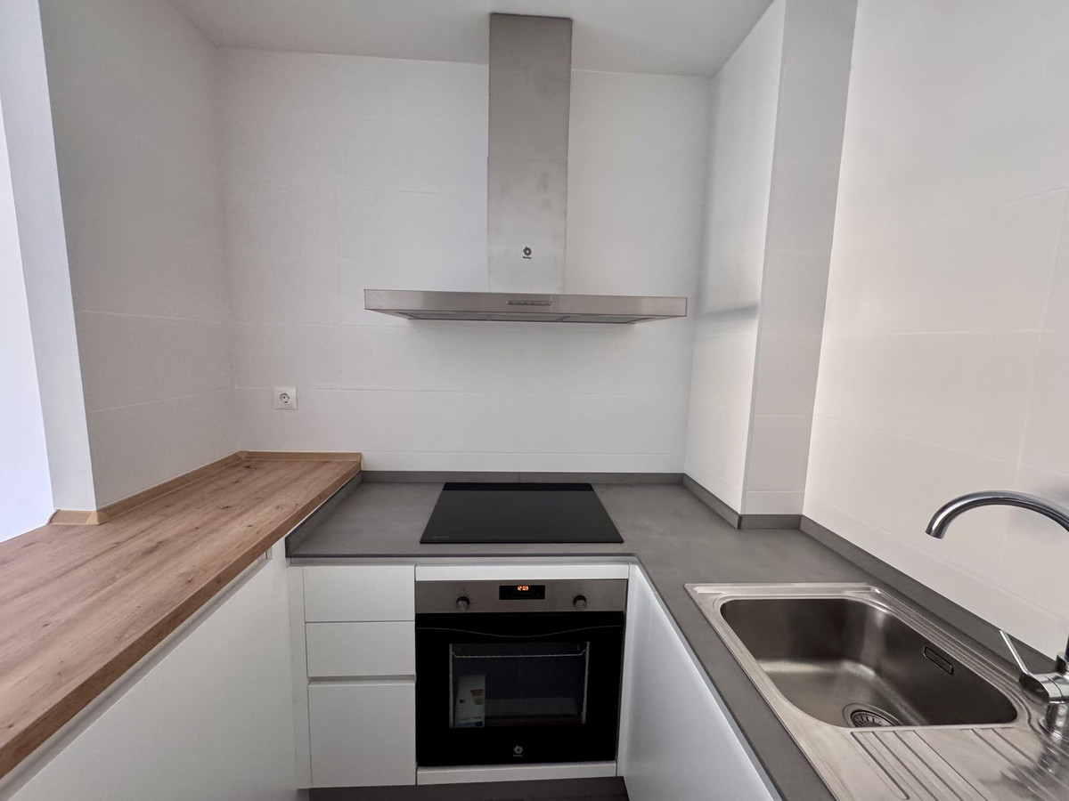 Se vende Apartamento Planta Media de 2 dormitorios en Costa Del Sol, Málaga, España