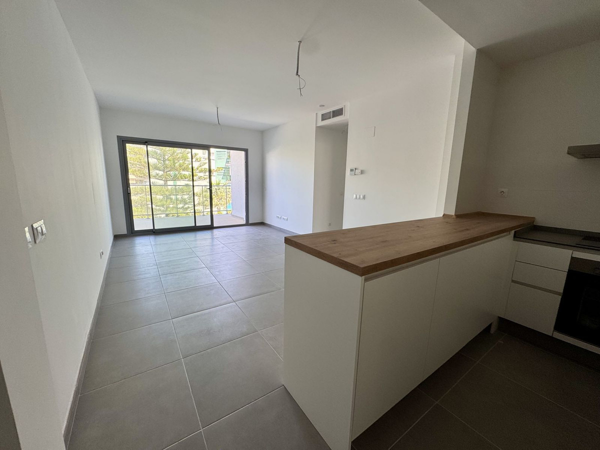 Se vende Apartamento Planta Media de 2 dormitorios en Costa Del Sol, Málaga, España