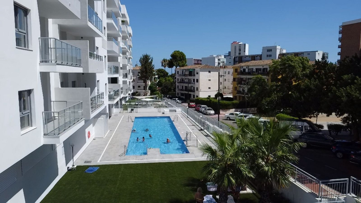 Se vende Apartamento Planta Media de 2 dormitorios en Costa Del Sol, Málaga, España