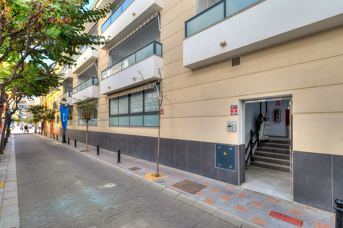 2 Bed Apartment for sale in Los Boliches Costa Del Sol, Málaga, Spain