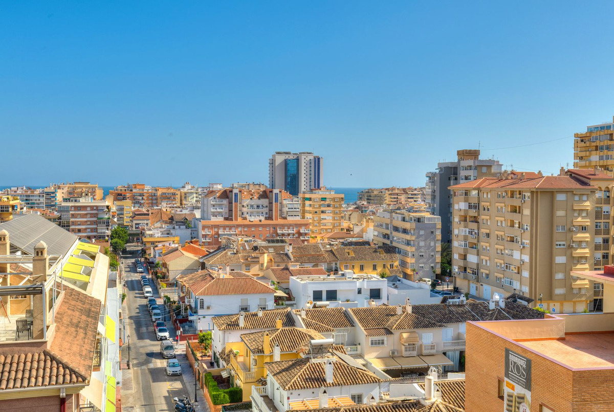 2 Bed Apartment for sale in Los Boliches Costa Del Sol, Málaga, Spain