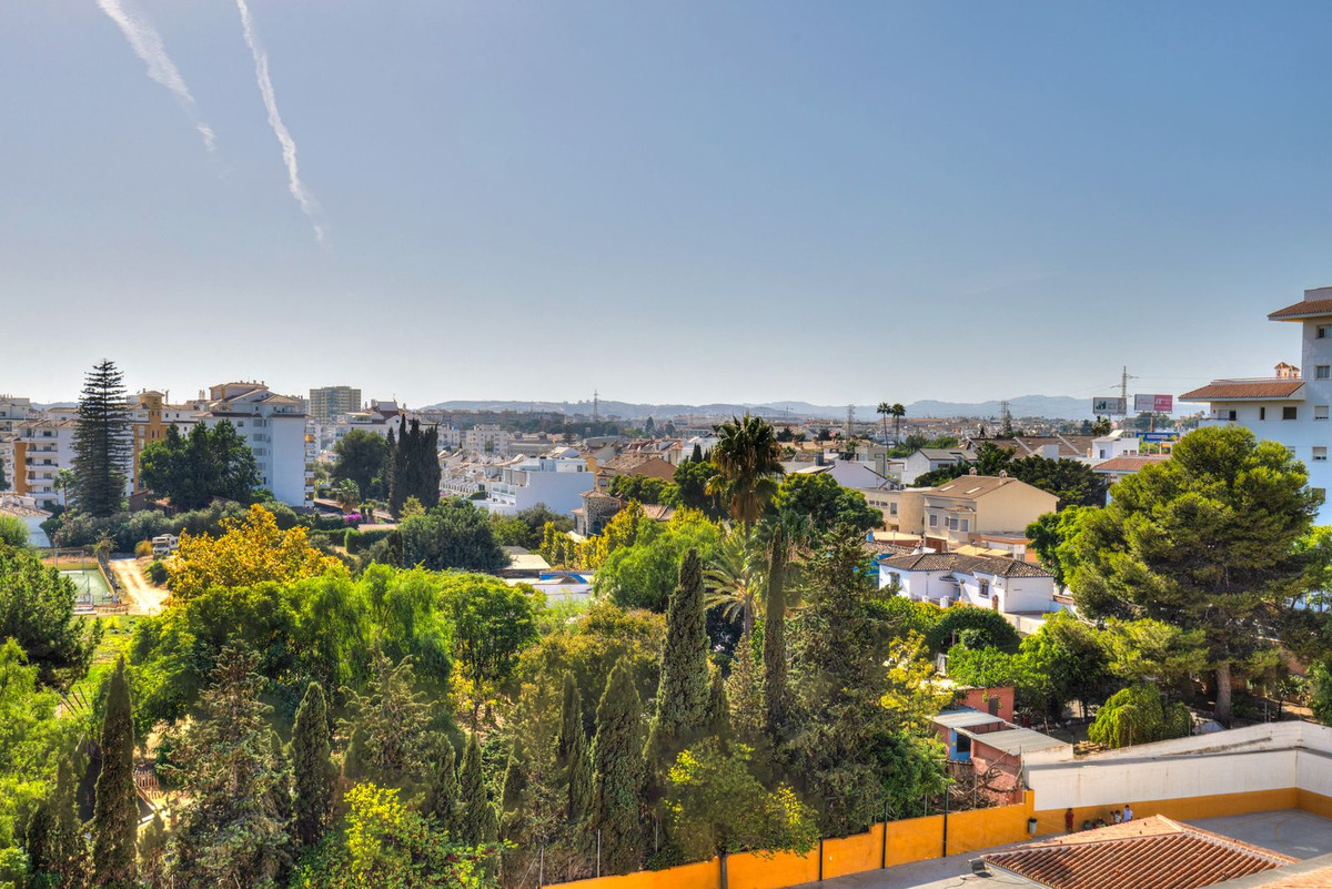 2 Bed Apartment for sale in Los Boliches Costa Del Sol, Málaga, Spain