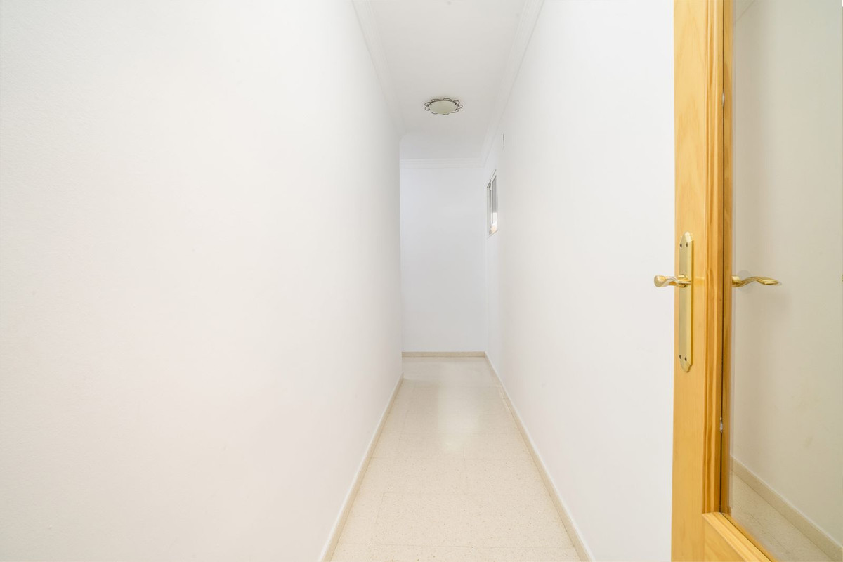 3 Bed Apartment for sale in Estepona Costa Del Sol, Málaga, Spain