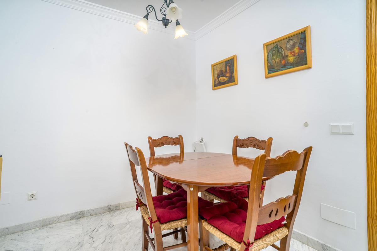 3 Bed Apartment for sale in Estepona Costa Del Sol, Málaga, Spain