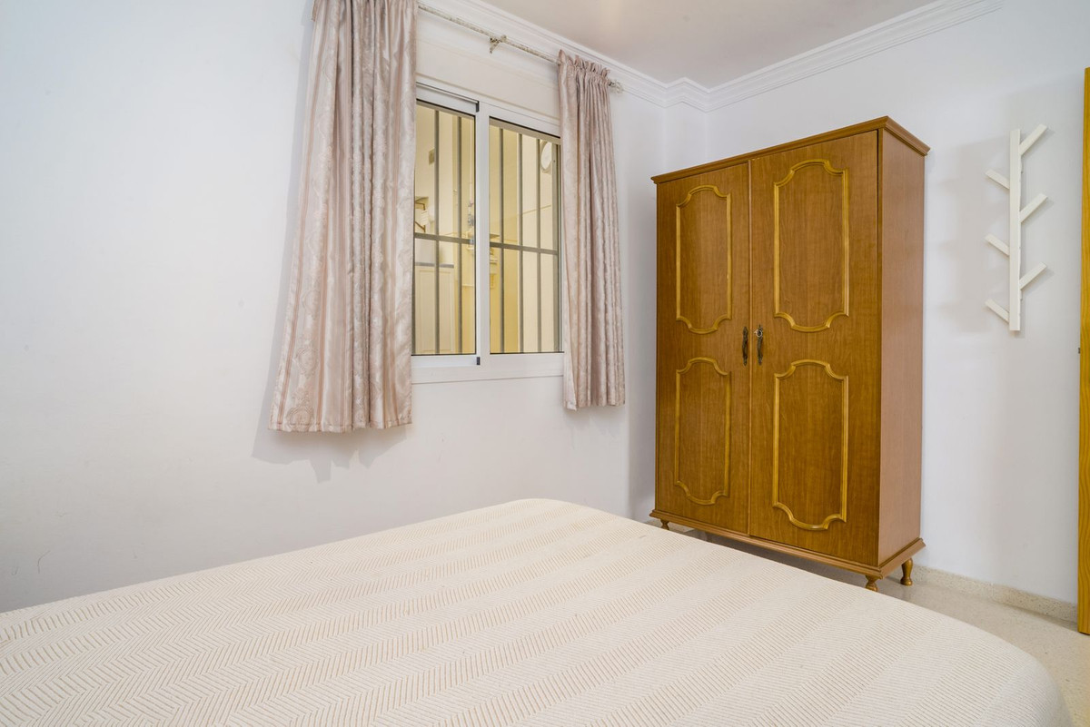 3 Bed Apartment for sale in Estepona Costa Del Sol, Málaga, Spain