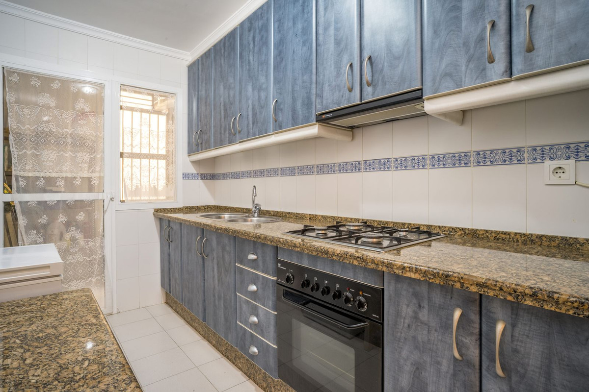 3 Bed Apartment for sale in Estepona Costa Del Sol, Málaga, Spain