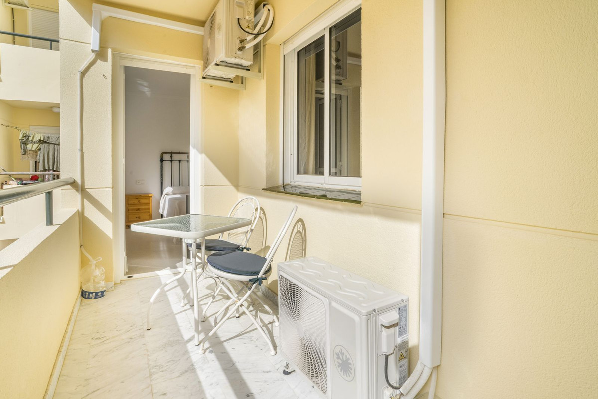 3 Bed Apartment for sale in Estepona Costa Del Sol, Málaga, Spain