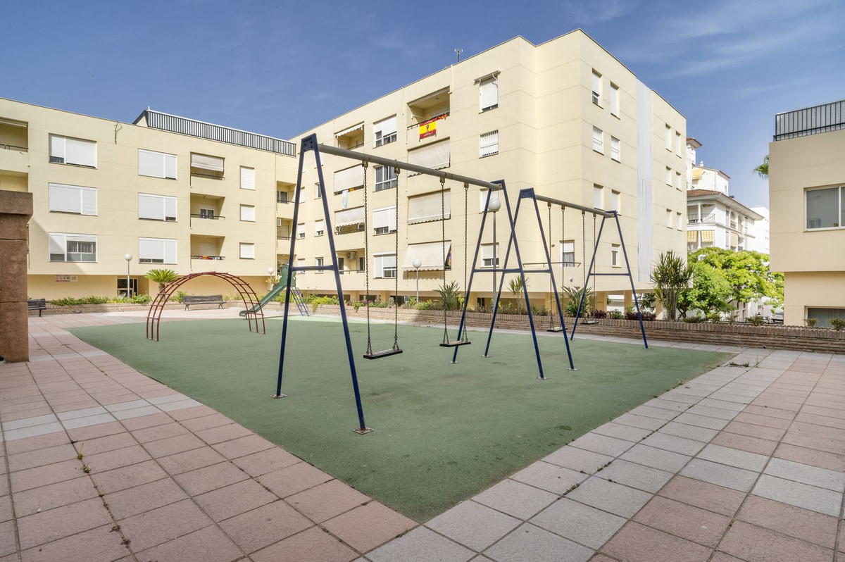 3 Bed Apartment for sale in Estepona Costa Del Sol, Málaga, Spain