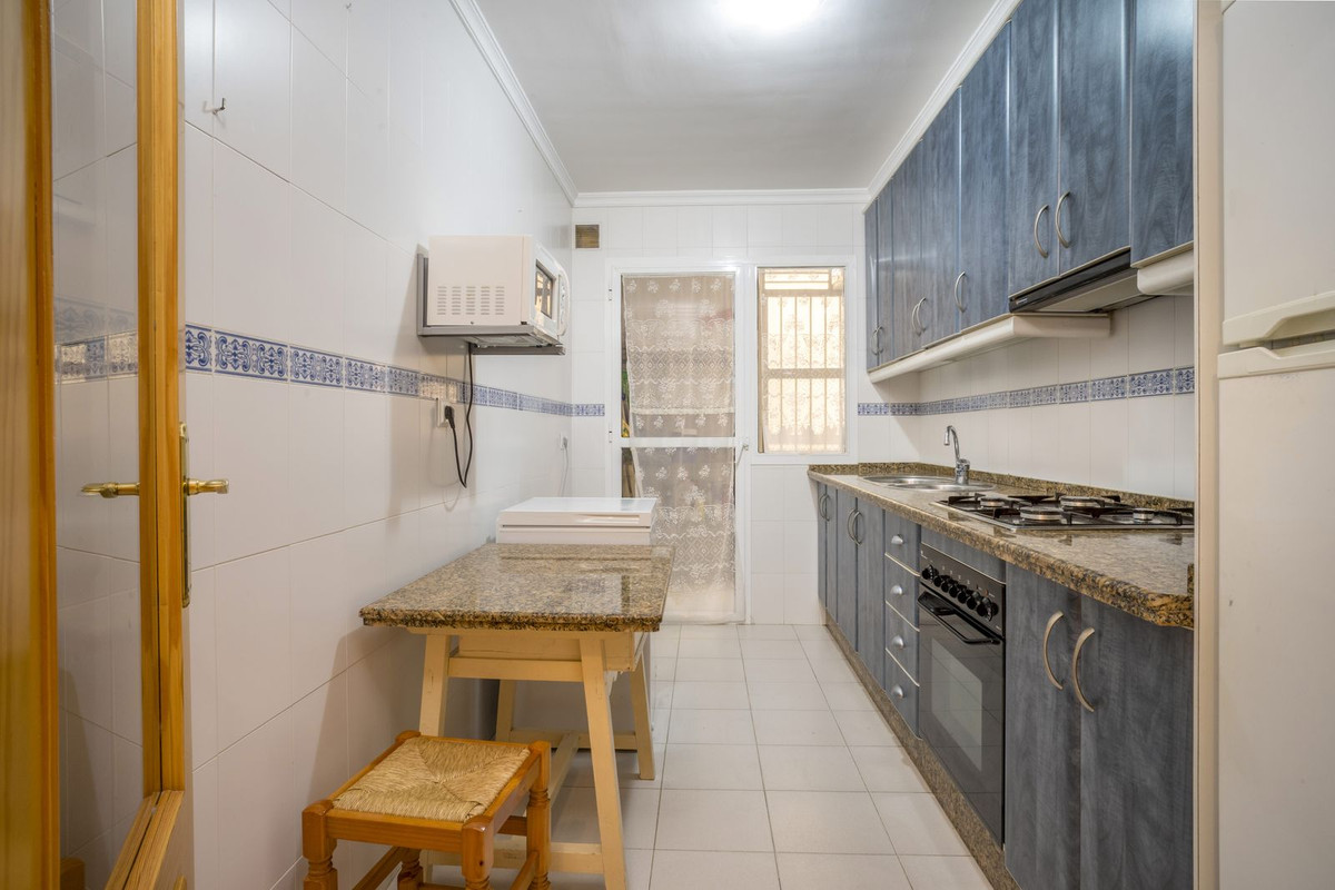 3 Bed Apartment for sale in Estepona Costa Del Sol, Málaga, Spain