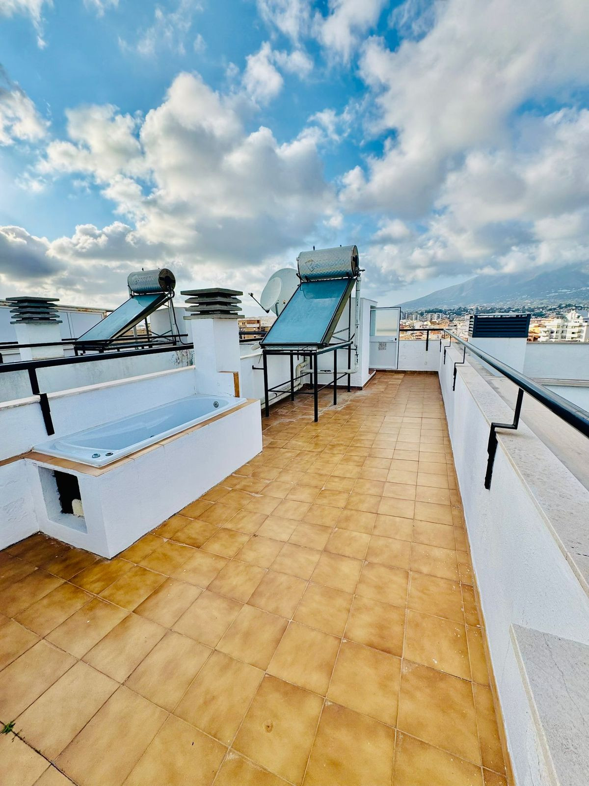 1 Bed Apartment for sale in Fuengirola Costa Del Sol, Málaga, Spain