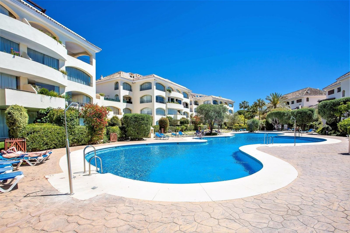 3 Bed Apartment for sale in Bahía De Marbella Costa Del Sol, Málaga, Spain