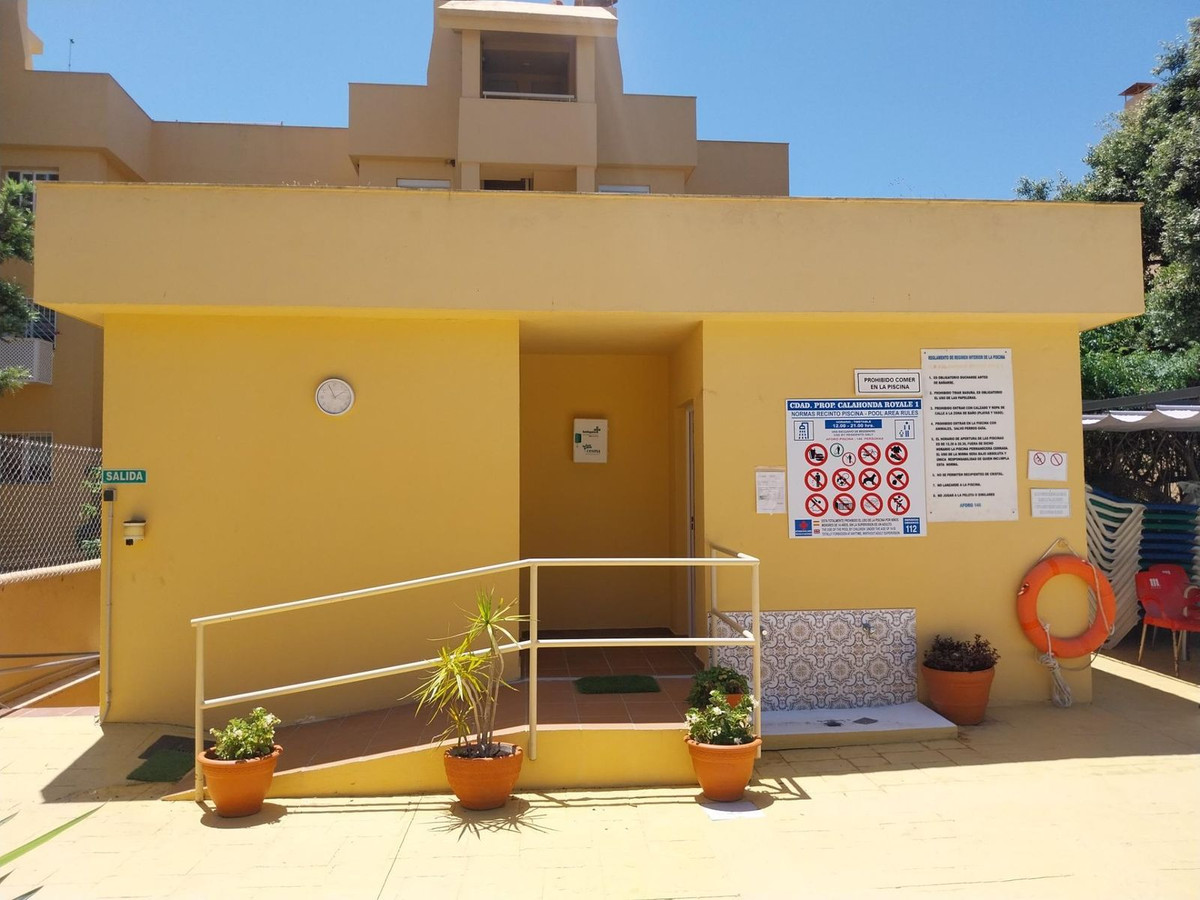 1 Bed Apartment for sale in Calahonda Costa Del Sol, Málaga, Spain