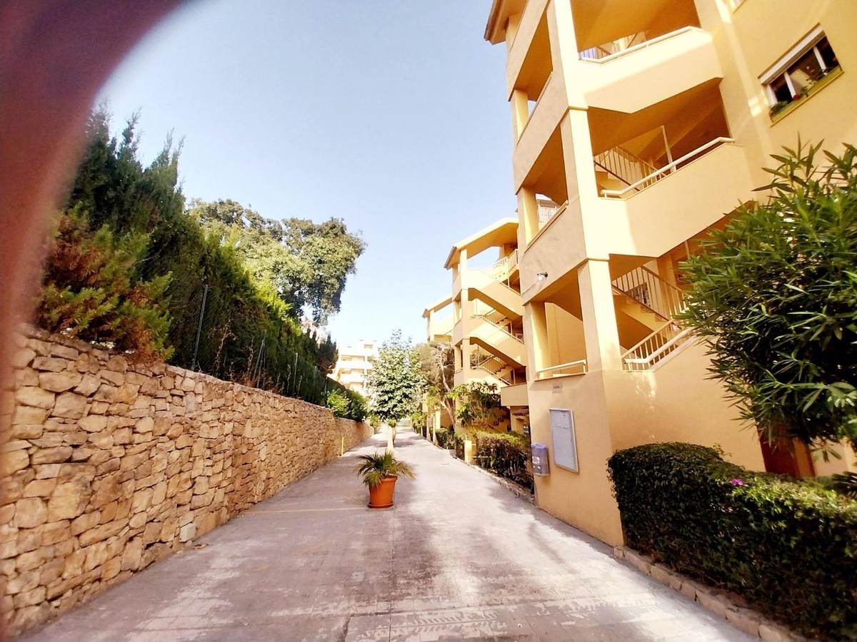 1 Bed Apartment for sale in Calahonda Costa Del Sol, Málaga, Spain