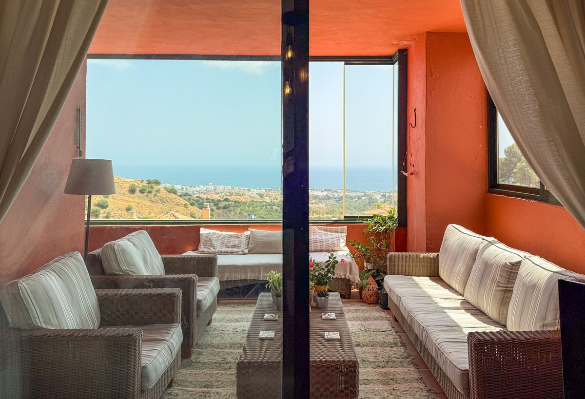 3 Bed Apartment for sale in Calahonda Costa Del Sol, Málaga, Spain