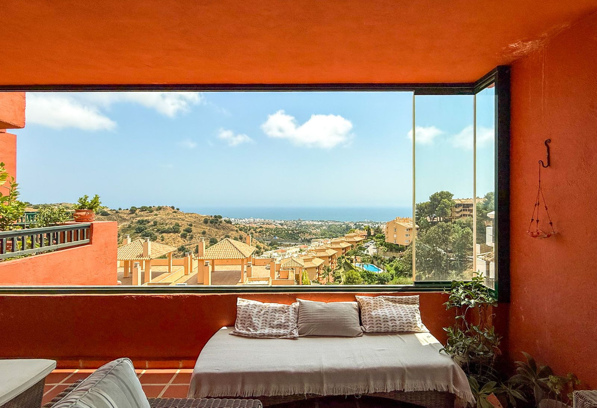 3 Bed Apartment for sale in Calahonda Costa Del Sol, Málaga, Spain