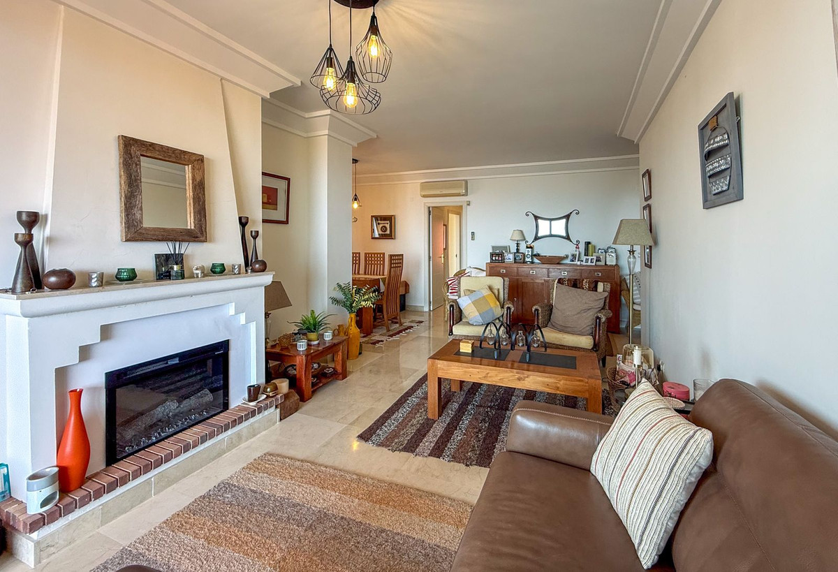 3 Bed Apartment for sale in Calahonda Costa Del Sol, Málaga, Spain