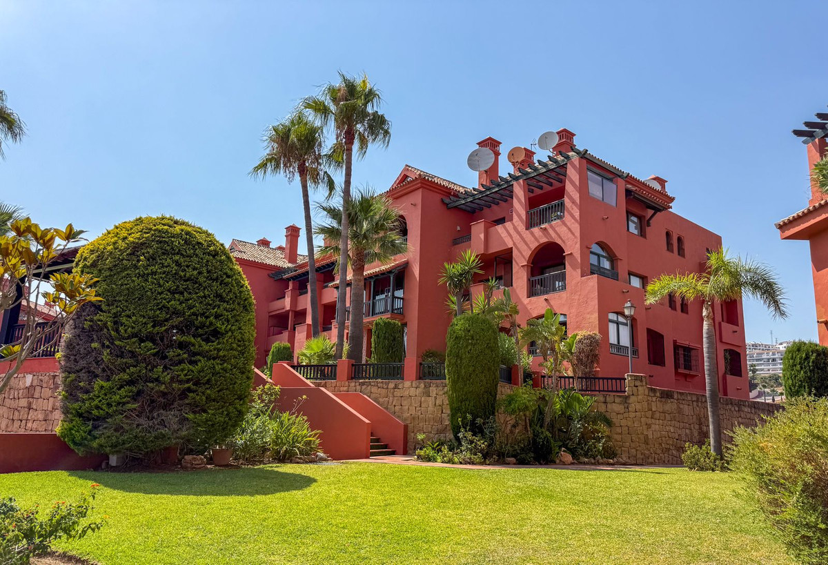 3 Bed Apartment for sale in Calahonda Costa Del Sol, Málaga, Spain