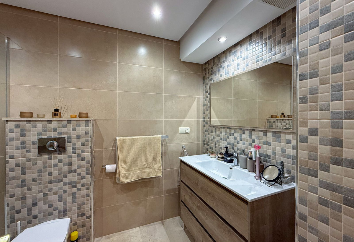 3 Bed Apartment for sale in Calahonda Costa Del Sol, Málaga, Spain