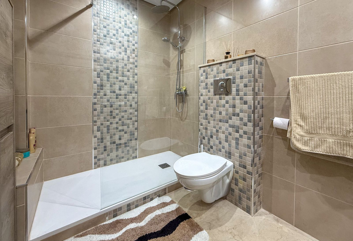 3 Bed Apartment for sale in Calahonda Costa Del Sol, Málaga, Spain