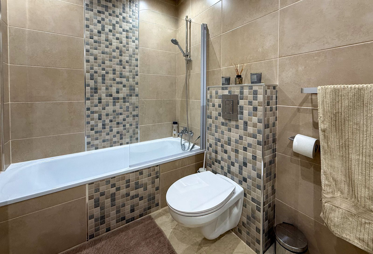 3 Bed Apartment for sale in Calahonda Costa Del Sol, Málaga, Spain