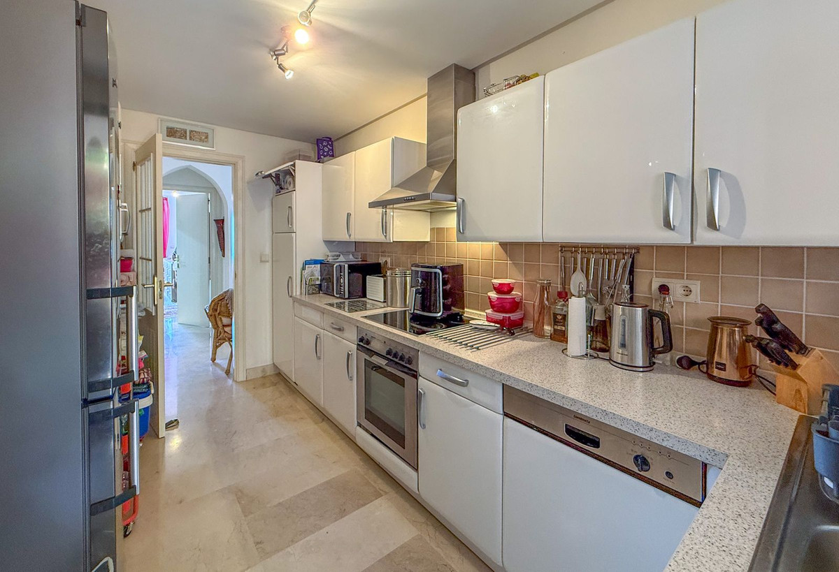 3 Bed Apartment for sale in Calahonda Costa Del Sol, Málaga, Spain