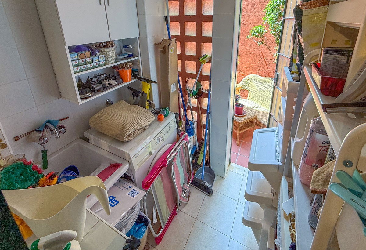 3 Bed Apartment for sale in Calahonda Costa Del Sol, Málaga, Spain