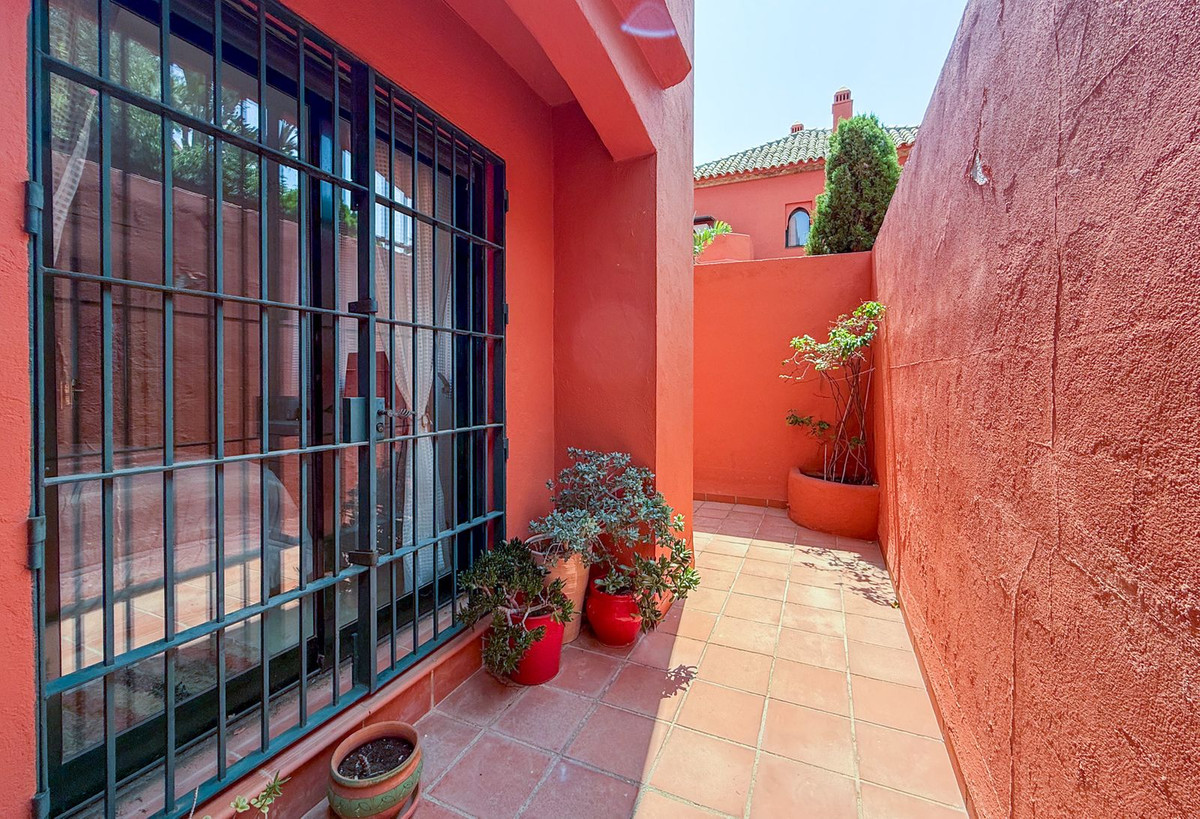 3 Bed Apartment for sale in Calahonda Costa Del Sol, Málaga, Spain