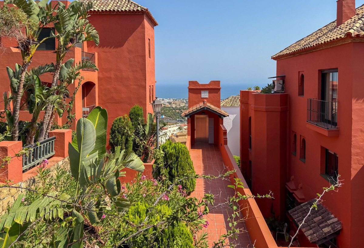 3 Bed Apartment for sale in Calahonda Costa Del Sol, Málaga, Spain