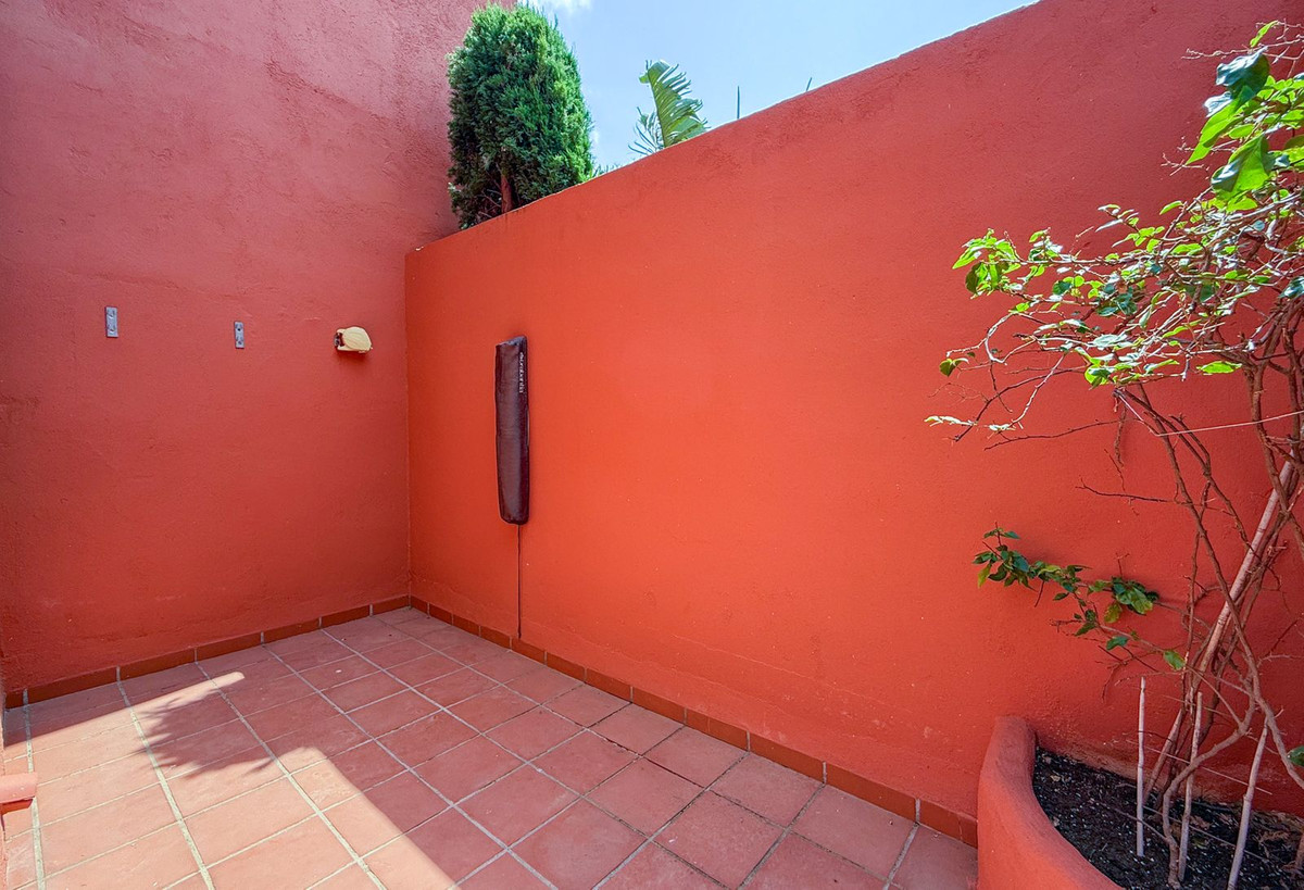 3 Bed Apartment for sale in Calahonda Costa Del Sol, Málaga, Spain