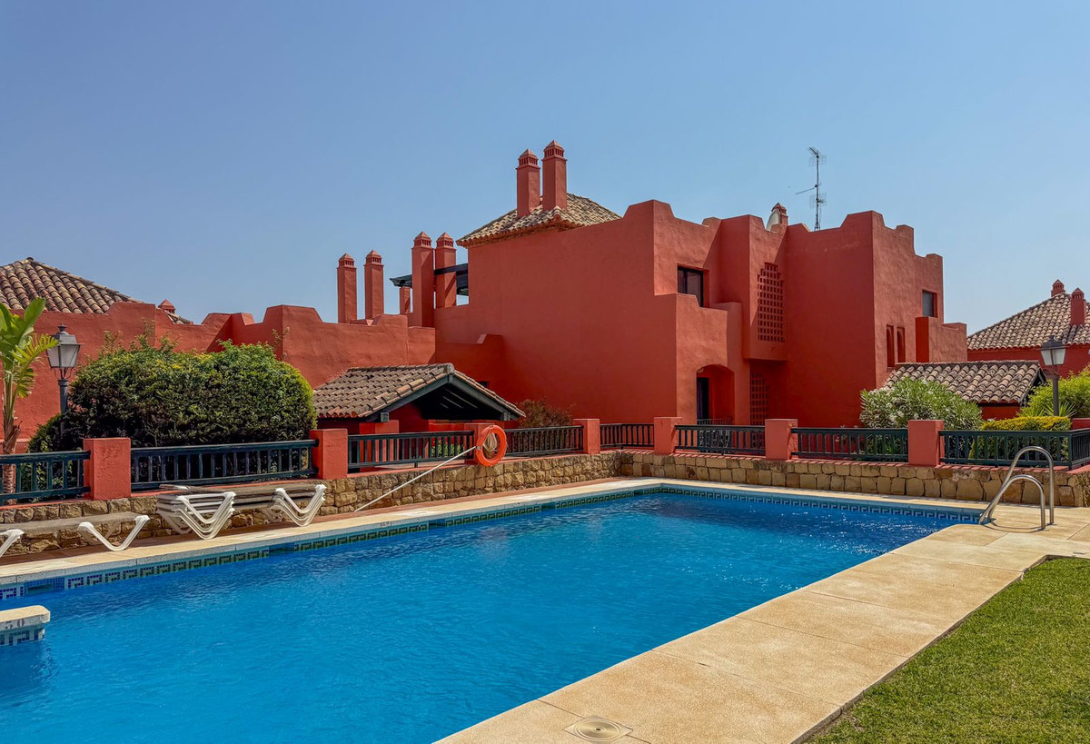 3 Bed Apartment for sale in Calahonda Costa Del Sol, Málaga, Spain