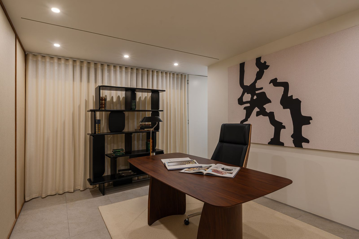 4 Bed Townhouse for sale in Nueva Andalucía Costa Del Sol, Málaga, Spain