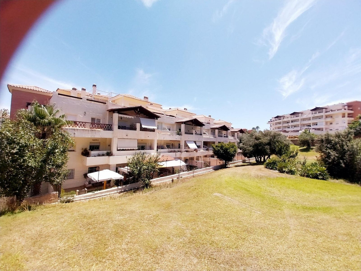Se vende Apartamento Planta Baja de 2 dormitorios en Costa Del Sol, Málaga, España