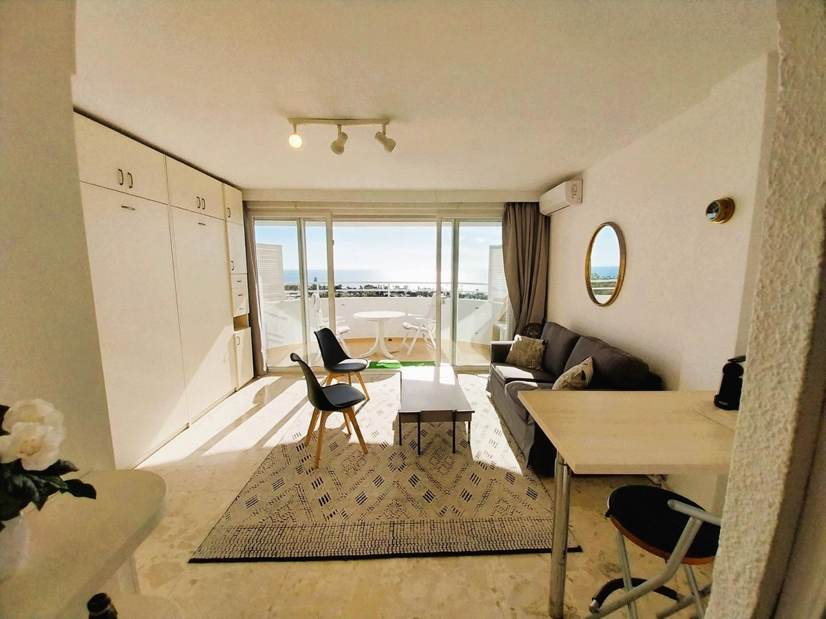 1 Bed Apartment for sale in Marbesa Costa Del Sol, Málaga, Spain